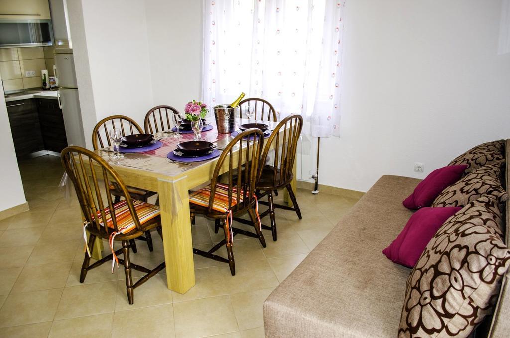 Apartments Zlatka Trogir Oda fotoğraf