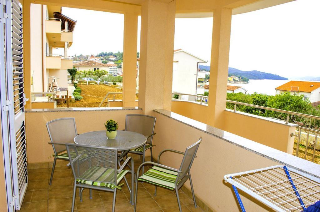 Apartments Zlatka Trogir Oda fotoğraf