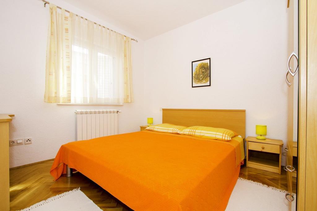 Apartments Zlatka Trogir Oda fotoğraf