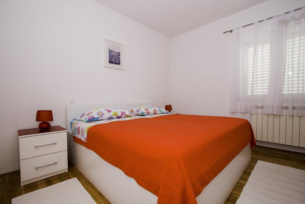 Apartments Zlatka Trogir Oda fotoğraf