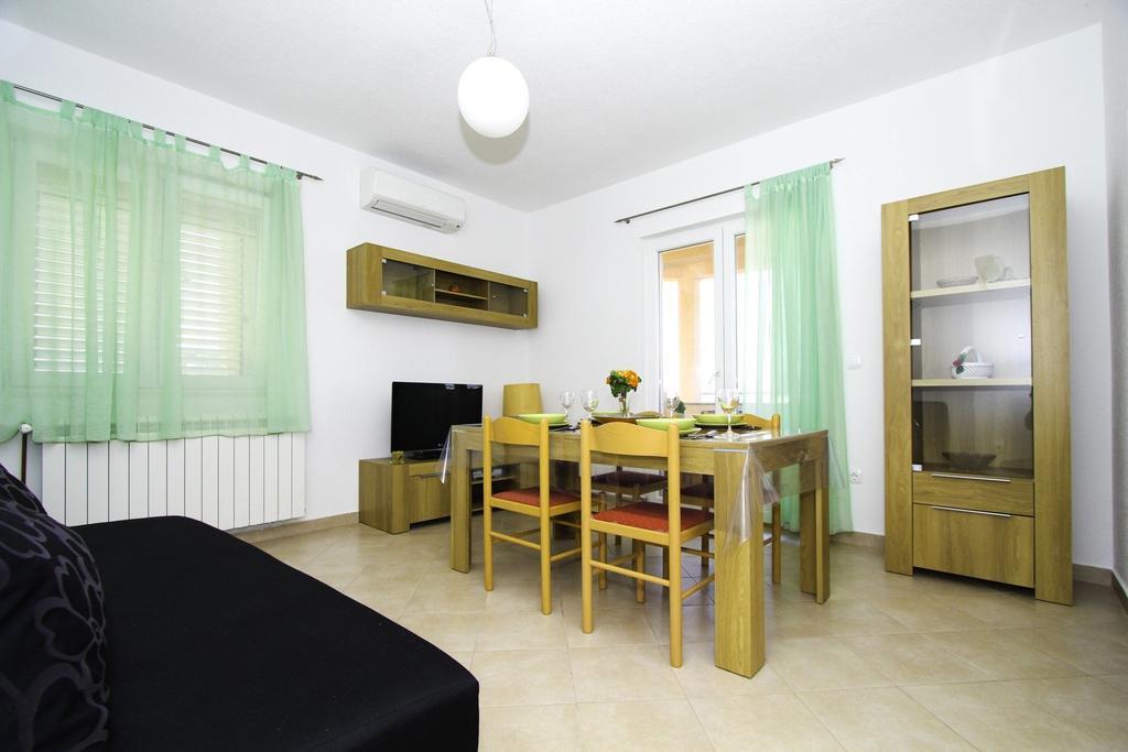 Apartments Zlatka Trogir Oda fotoğraf