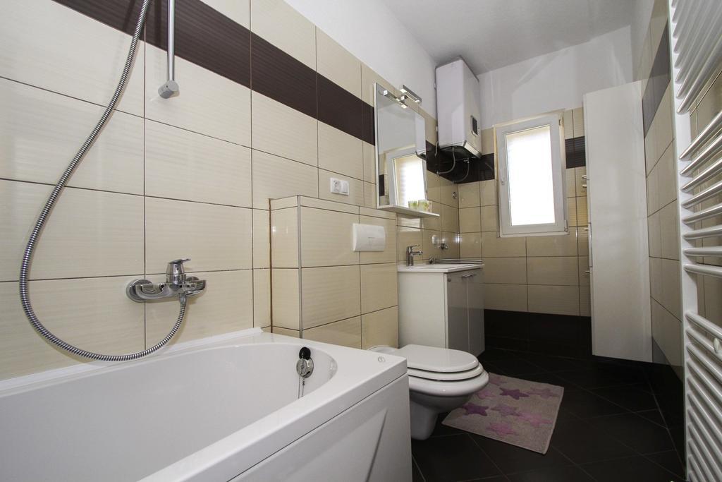 Apartments Zlatka Trogir Oda fotoğraf